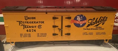 LGB Train Schlitz  The Beer That Made Milwaukee Famous  Reefer 4074 Z02
