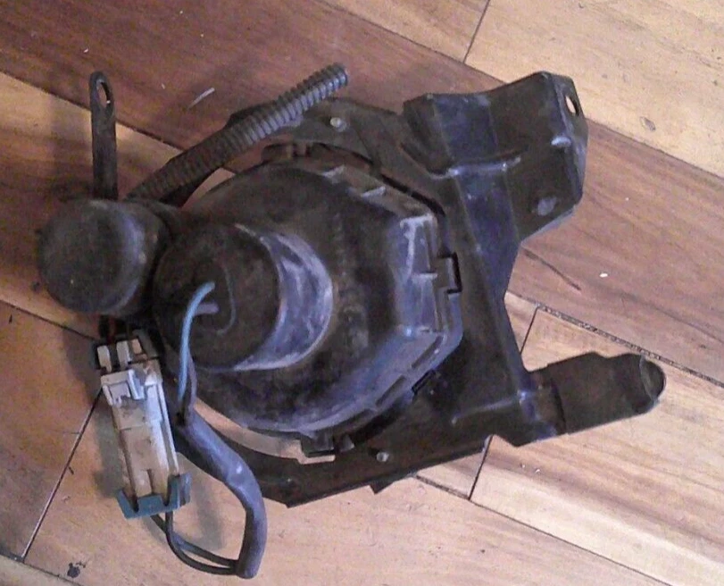 Bomba de inyección de aire secundaria Saturn SL2 SL1 SC2 SC1 2000 (SMOG) Foto 3 de 3