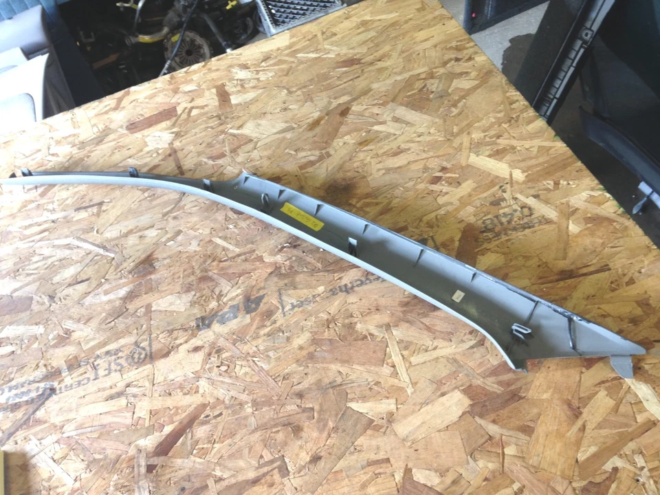 Mitsubishi Galant Pillar Trim 2002 (pasajero) 2000-2002 Foto 2 de 2