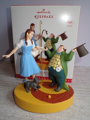 Hallmark The Wizard of Oz ''Ding-Dong The Witch Is Dead'' Ornament magic sound