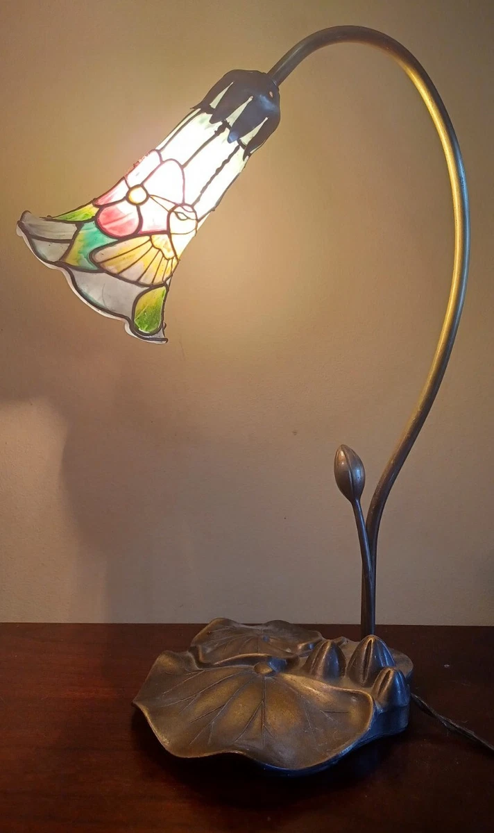 Vintage lily lamp deals