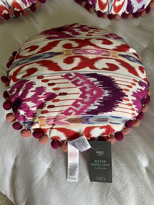 M&S rundes Kissen Outdoor Garten neu mit Etikett Ikat Print Oka rosa weiß