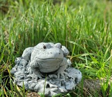 Frostfeste Steinfigur Frosch 19 cm Gartenfigur Steinguss Frösche wetterfest