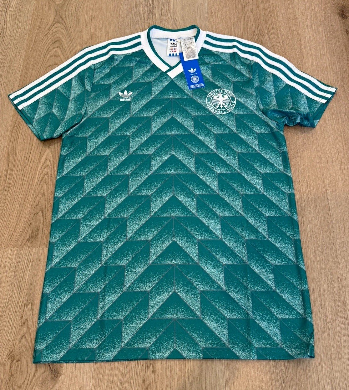adidas Germany 1990 Retro Soccer Jersey Shirt Men’s M KD3999 Reissue NWT DFB