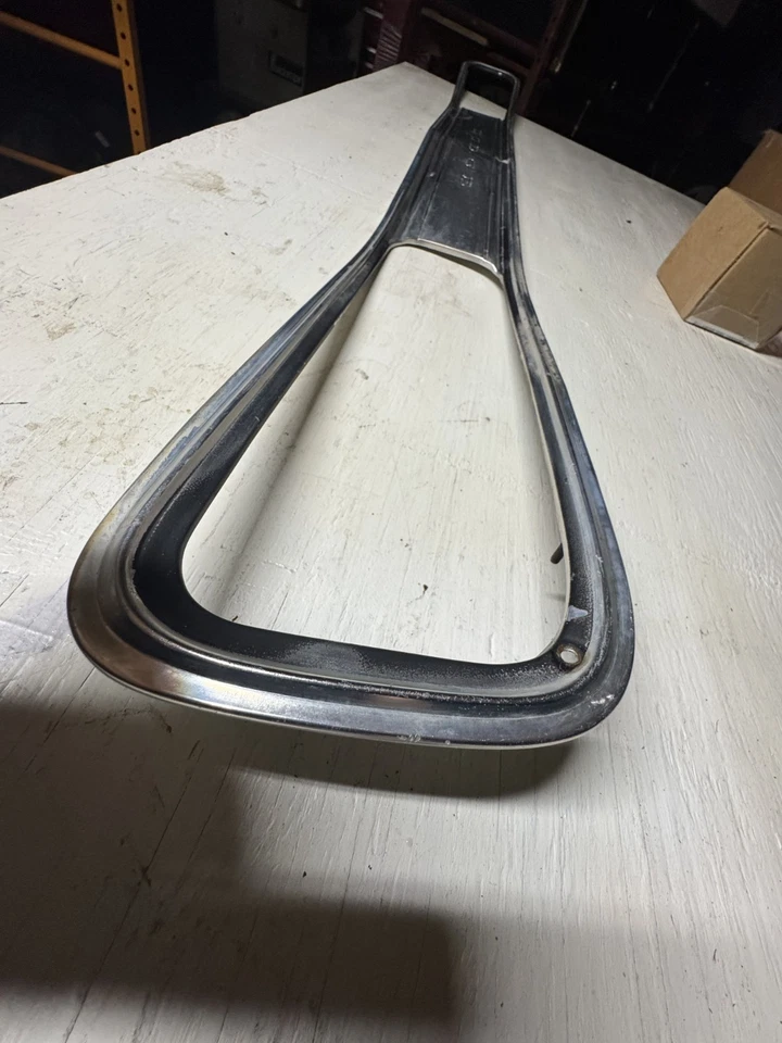 Panel de ajuste de luz trasera Dodge Coronet Super Bee 1970 moldeado Foto 4 de 4