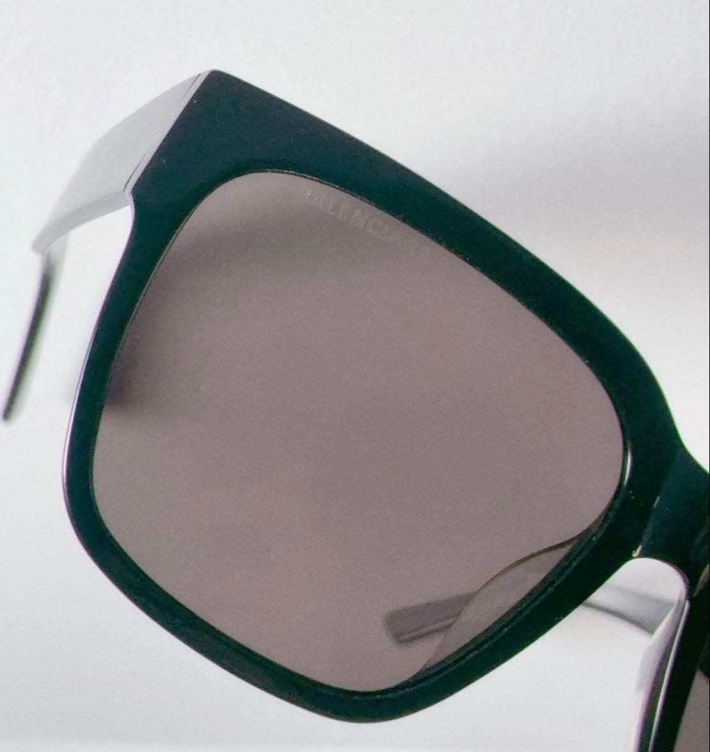 Balenciaga Black Square Sunglasses with Case Used thumbnail 3