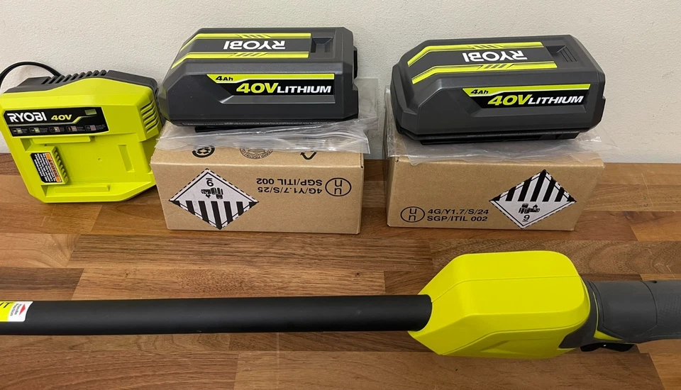Kit de sierra de poste RYOBI 40V 12 pies, 10" con (2) batería Ryobi 4AH y cargador rápido Foto 4 de 4