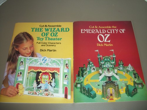 Lot of 2 Vintage 1980's Wizard of OZ Full Color Cut & Assemble Books-Uncut