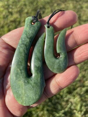 Light INANGA Marsden Flower JADE Maori Pounamu NEPHRITE Dean's ''FISH HOOK PAIR''