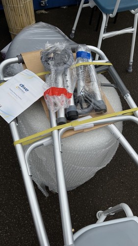Drive Debiliss Folding Walking Frame with Wheels WA009 RRP £52 - 第 4/9 張圖片