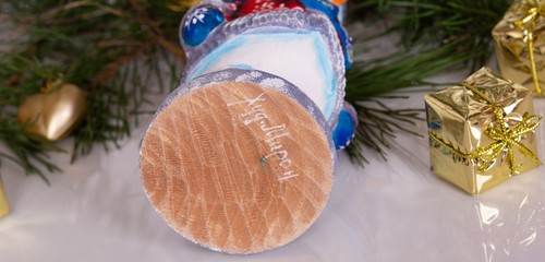 Wood carved Christmas Snowman figurine 6", handmade home decor indoor - Picture 13 of 13