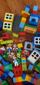 RETIRED 2014 LEGO DUPLO DELUXE BOX OF FUN 10580 IN GREEN BIN not complete 