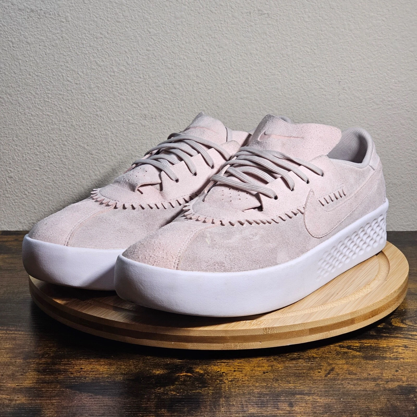 Chaussures homme Nike Match Supreme daim pointure 9 rose