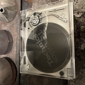 Technics SL-1200MK7 Direct Drive Turntable System - Silver,