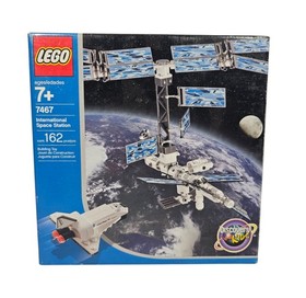 LEGO 7467 International Space Station Discovery Channel Complete W/box