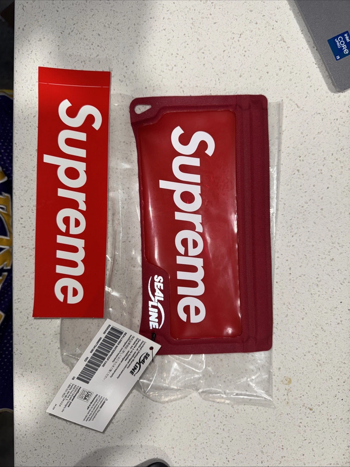Sac Supreme X Seal   100% authentique dans son emballage d'origine et reçu