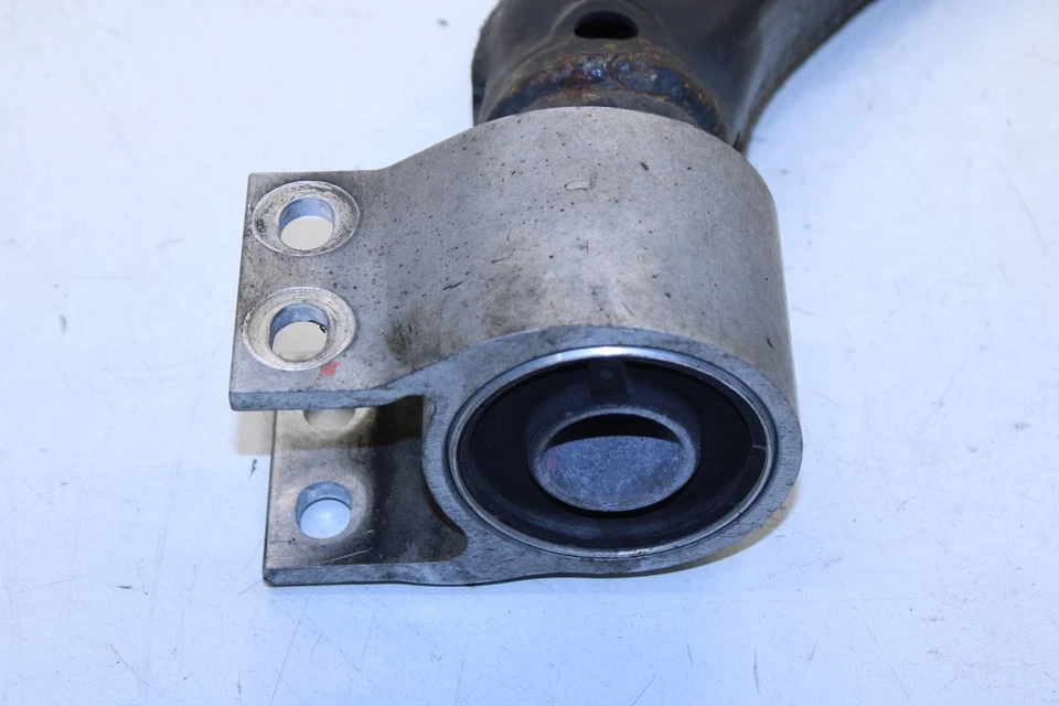 Brazo de control inferior delantero derecho lado pasajero Chevrolet Blazer 2LT 19-24 84892166 Foto 4 de 4