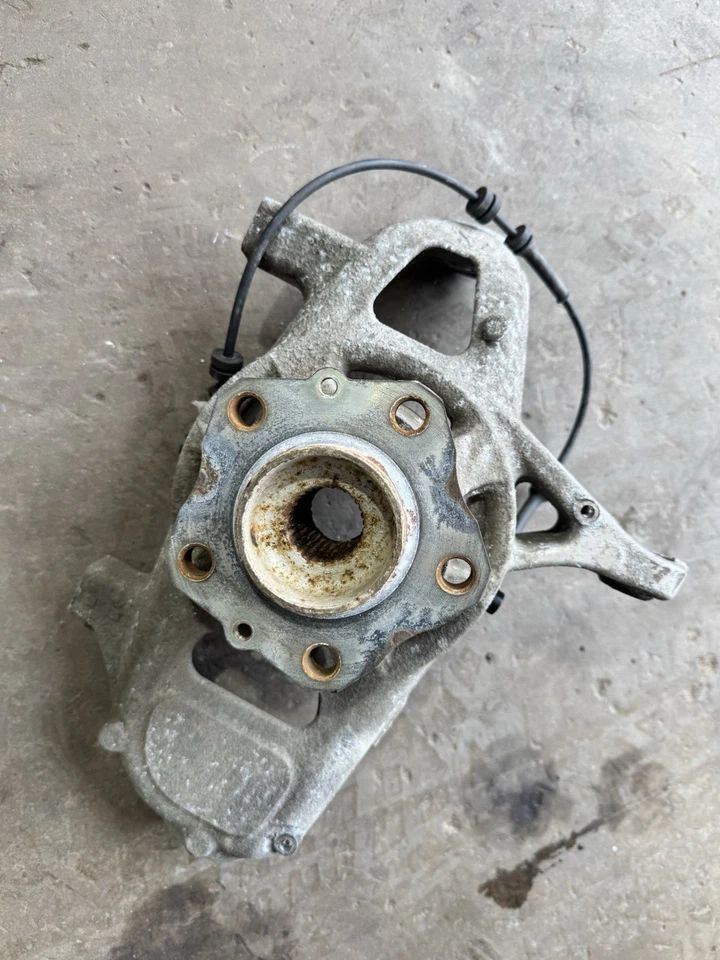 Передняя правая ступица Ferrari California 2014 000289157 - Изображение 4 из 4