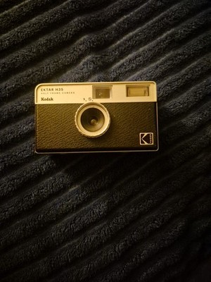 Kodak EKTAR H35 Half Frame Film Camera - Black