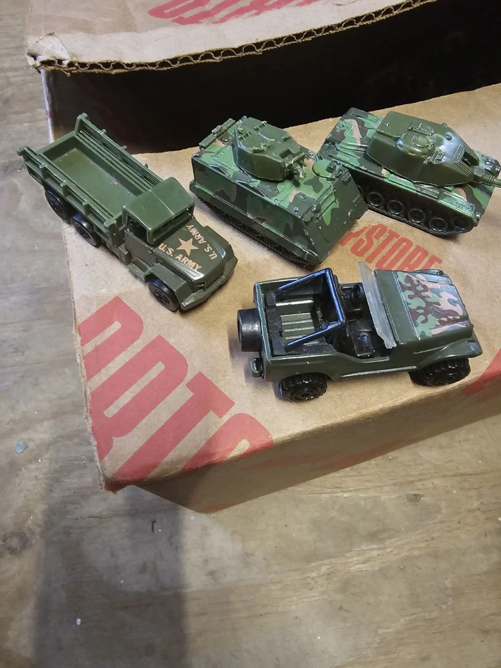 Lote De Colección De 8 Tanques Obús Militares Hotwheels Ejército Foto 2 de 4