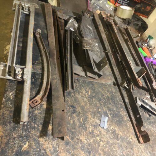 LOT 1957 CADILLAC POSSIBLE BUICK FRONT GLASS FRAMES MISC CHANNEL INNER DR PARTS - Picture 6 of 7