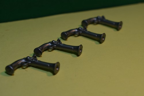 PLAYMOBIL 70413 4 PISTOLAS, ESTADO NUEVO - Imagen 2 de 2