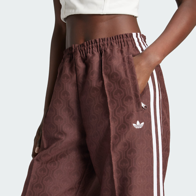 ボトムスその他 adidas 70s oversized track pants brown JN8304 adidas WMNS 70s Oversized Track Pant Shadow Brown JN8304