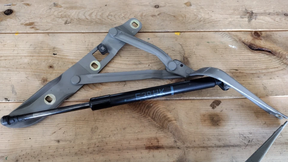 BMW MALETERO IZQUIERDO DERECHO GAS PRESURIZADO MUELLE PUNTAL CON BISAGRAS E39 SERIE 5 M5 96-03 Foto 2 de 4