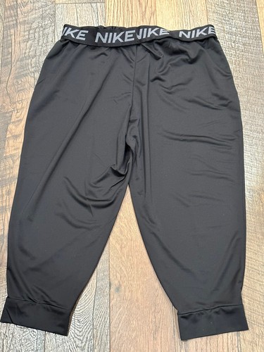 Women's Plus Size Nike Black Attack Training Ankle Pants Size 1X / NWT - Picture 8 of 9
