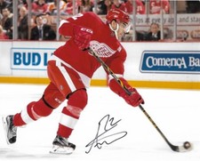 Detroit Red Wings Andreas Athanasiou Signed Autographed 8x10 COA F