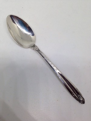 NO MONO Wallace Sir Christopher Sterling Silver Demitasse Spoon 4-1//8/"