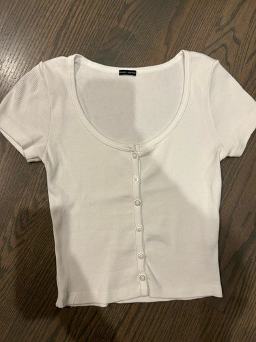 Brandy Melville weißes kurzärmliges Damenoberteil mit U-Ausschnitt, Einheitsgröße, gebraucht, in einwandfreiem Zustand