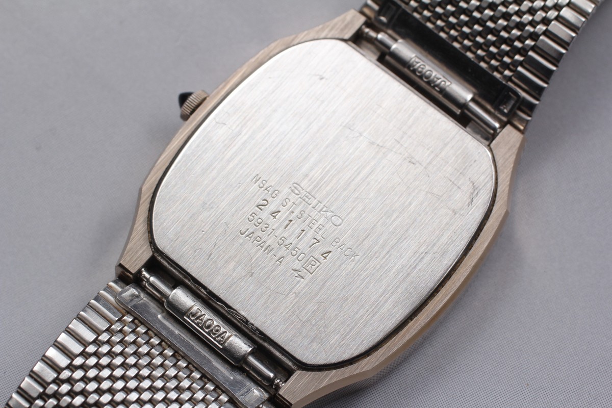 Vintage 1982 Near MINT Seiko Dolce 5931-5450 Gold Square