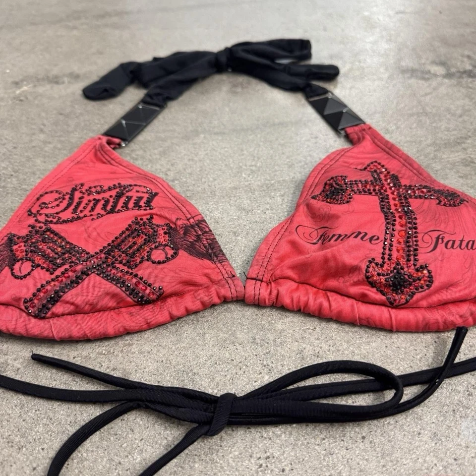 Conjunto de bikini Y2K Sinful Affliction Femme Fatal en rojo (parte superior mediana parte inferior pequeña) Foto 3 de 4