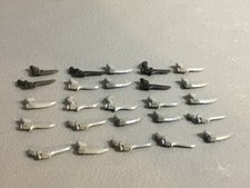 A25660 WARHAMMER FANTASY AOS SKAVEN BITS LOT SWORD ARMS GW GAMES WORKSHOP