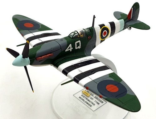 Corgi Supermarine Spitfire MkIX W_Cdr JE Johnson Wearing
