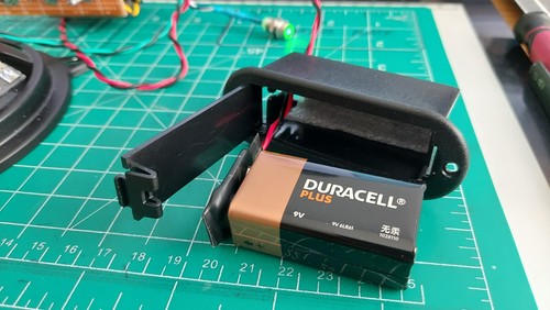 CIGAR BOX GUITARISTS! Build a 9 Volt 1 W Battery Guitar Amplifier (with SPEAKER) - Picture 21 of 22