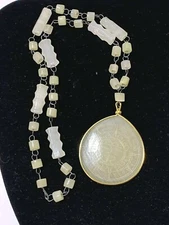 VINTAGE 12.5" White YELLOW Cream ONYX BEAD NECKLACE WITH INCA CALENDAR PENDENT 