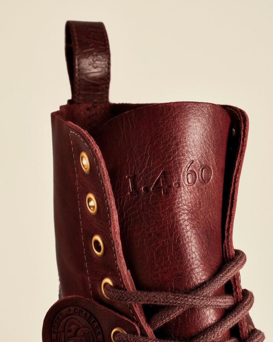 注目!!限定1460足【Dr.Martens】1460 LOVE LETTER レザー ブーツ An Exclusive First Look at Dr. Martens's New 'Love Letter