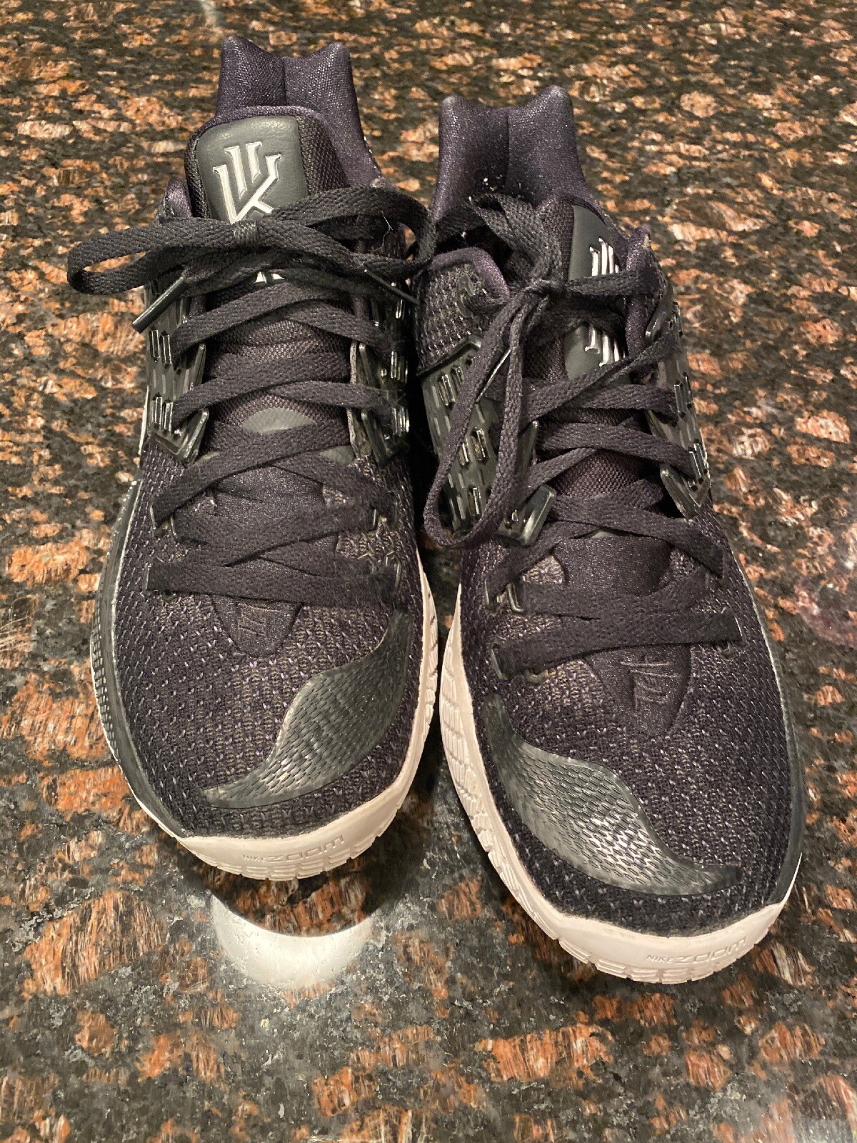 nike kyrie flytrap anthracite black metallic gold