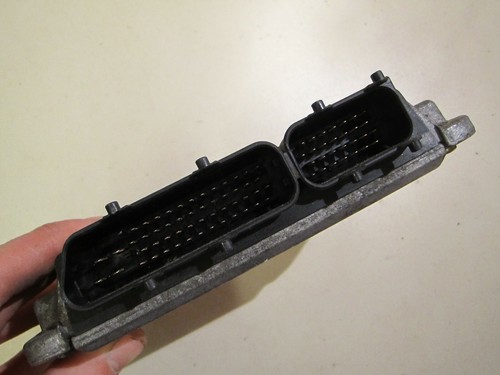 06A906018C Audi A3 1.8 i 1997.y computadora con motor ECU - Imagen 2 de 3