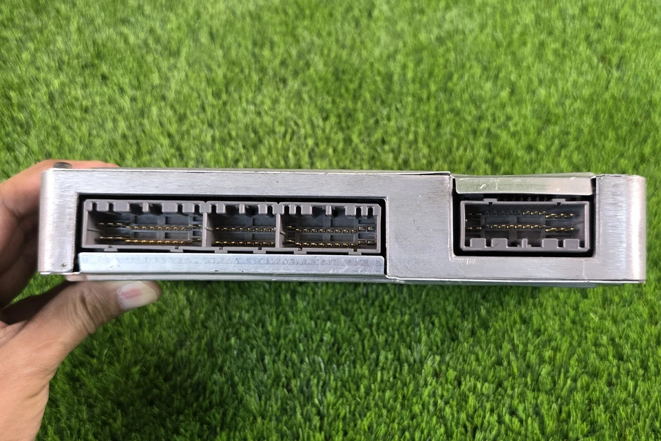 Lexus LS400 1991-1993 Engine Computer 1UZ-FE 89661-50042 ECU Oem used - Image 4 of 4