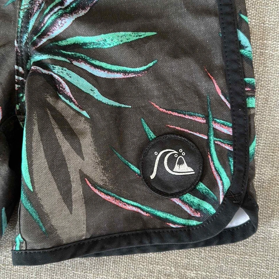 Quiksilver ребенка ясельного возраста тропический принт доска шорты размер 2 - Изображение 3 из 4