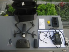 Parrot Anafi mit zwei Akku und ladegerät mit Kabeln. gebraucht.