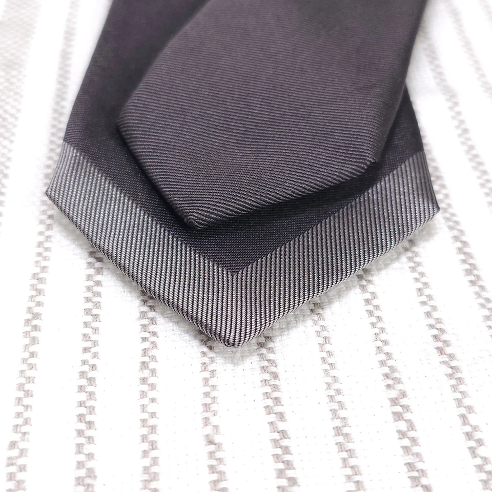 Corbata de Seda Valentino Gris Ajustada Minimalista Hecha en Italia Elegante Logo Formal Foto 2 de 4