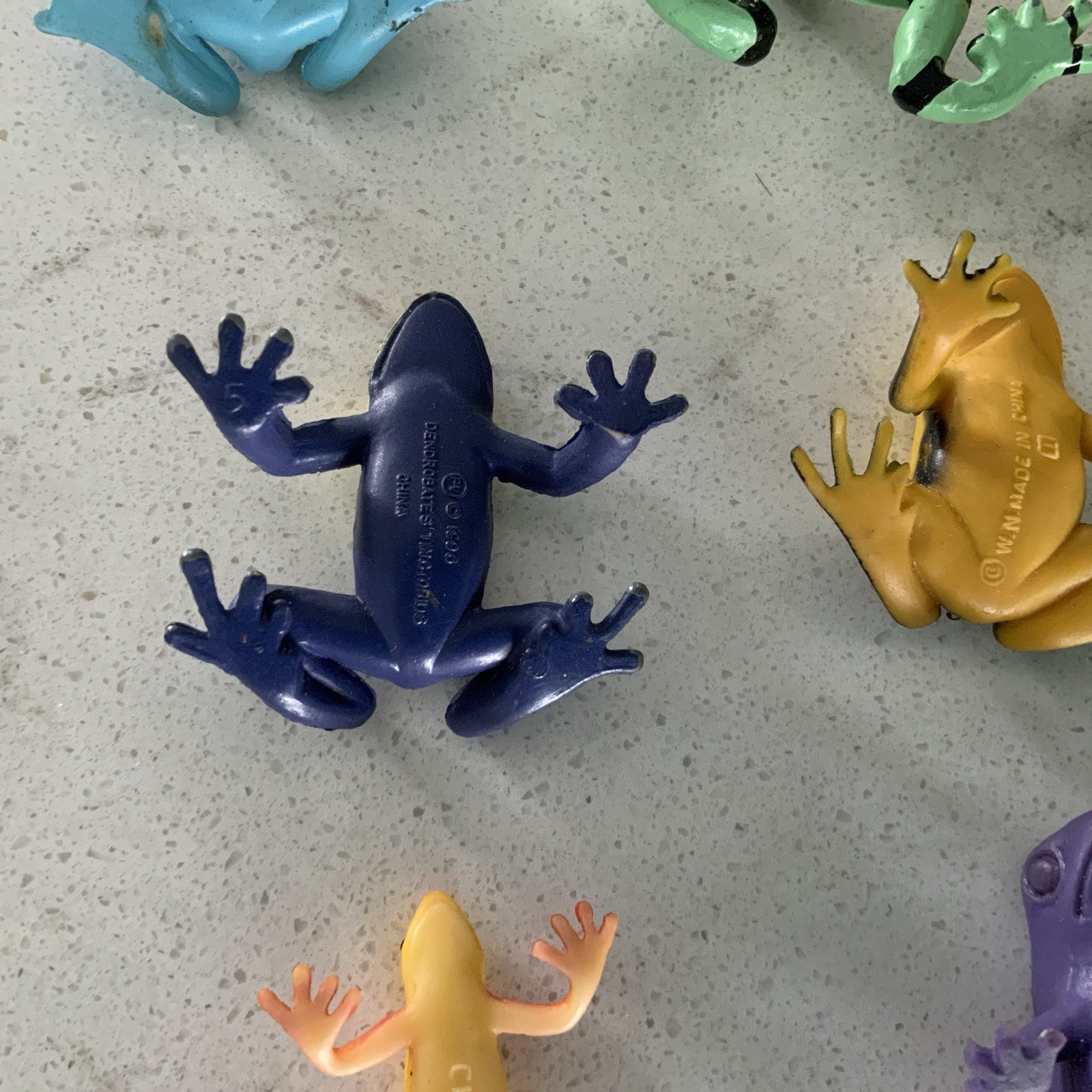 Safari Ltd + W. N. Made In China Collectible Set Of 15 Poison Dart Frogs Vintage