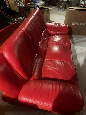 Beautiful Two Piece Contemporary Red Leather Sofa Settee Loveseat Couch 3 Seater