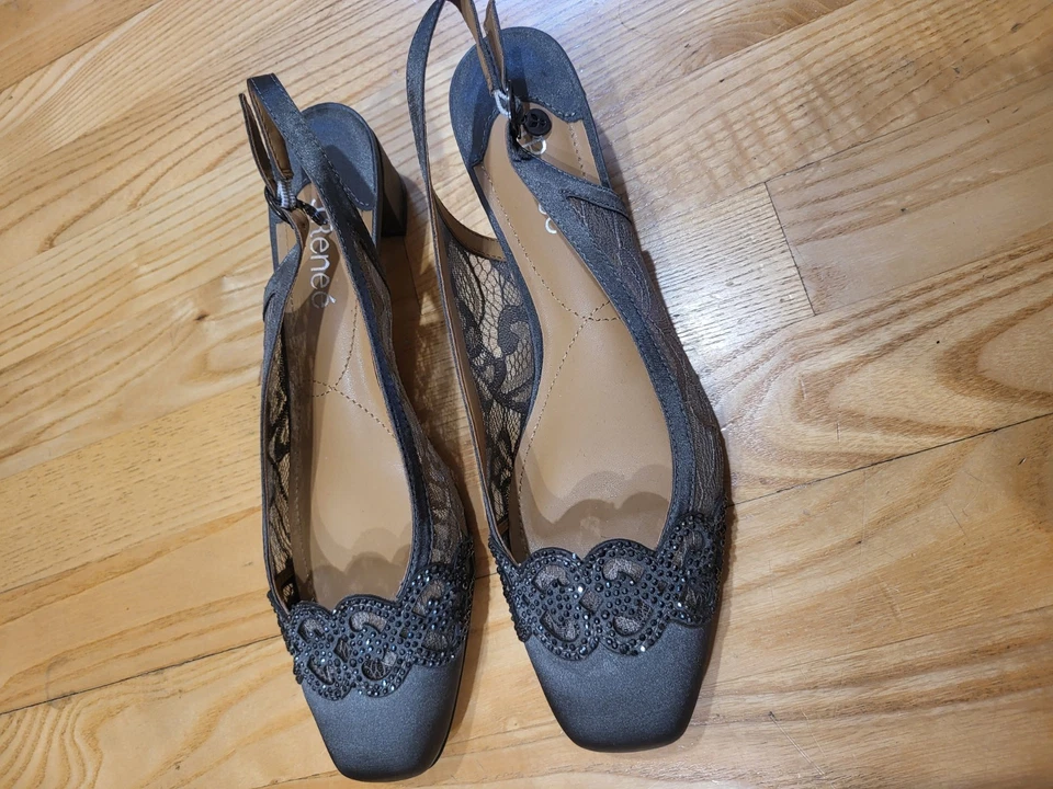 Sandalia de salón J. Renee para mujer Falece de encaje/satén gris oscuro topo 8,5 M tacón bloque Foto 3 de 4