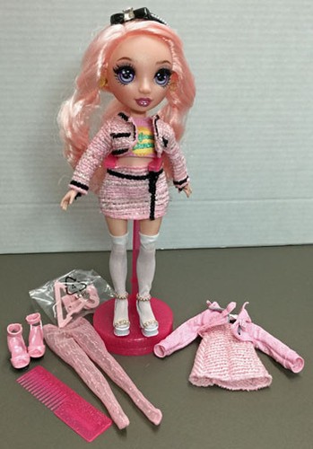 2 Rainbow High girl dolls, Bella & Daphne, unboxed, good used condition