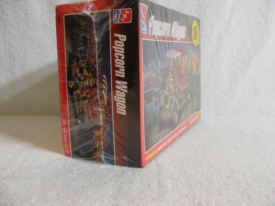 AMT 1/20 Popcorn Wagon Supercharged Show Hot Rod Model Kit #8246 1998 SEALED - Image 2 of 4